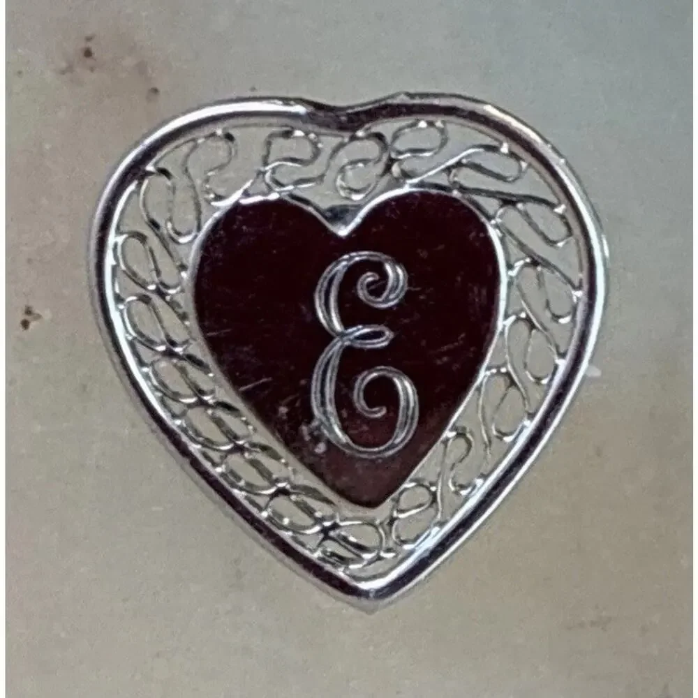Filagree Heart ‘E’ Monogram Tie Tack Silver Tone Classic Unisex VTG L2